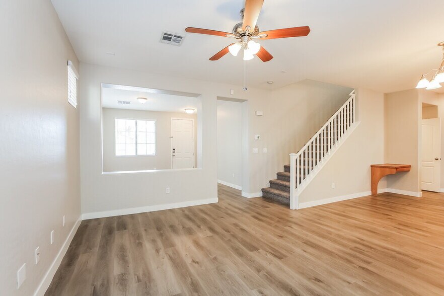 Building Photo - 10436 Scotch Elm Ave