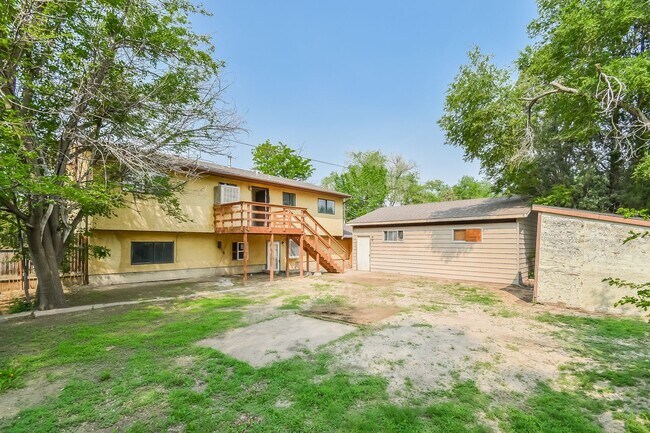 Building Photo - 603 W Routt Ave
