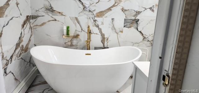 Building Photo - 150 E Walnut St