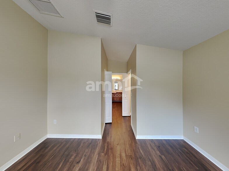 Building Photo - 6726 Cambridge Park Dr