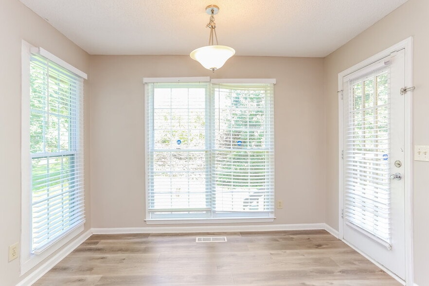 Building Photo - 5039 Mickleton Way