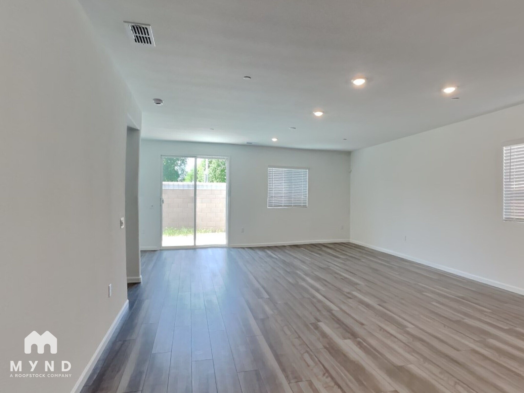 Building Photo - 1688 Bullock Dr