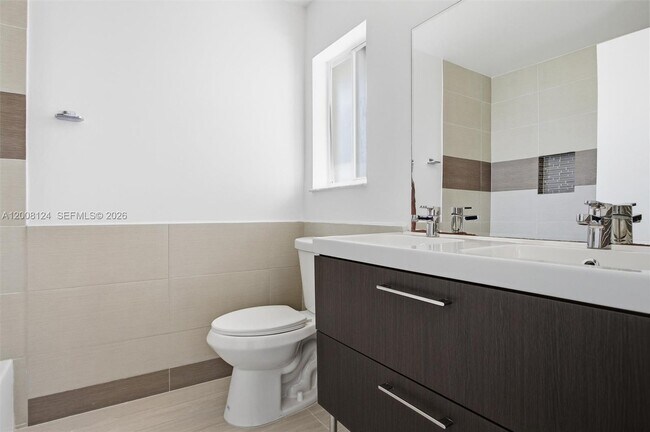 Building Photo - 17530 SW 139th Ct