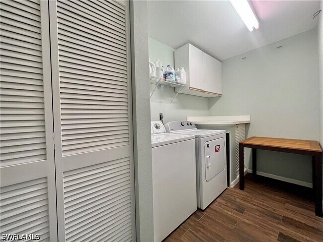 Building Photo - 1120 Sarah Jean Cir