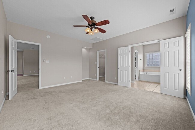 Building Photo - 115 Ravenscroft Way
