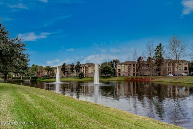 Building Photo - 7800 Point Meadows Dr