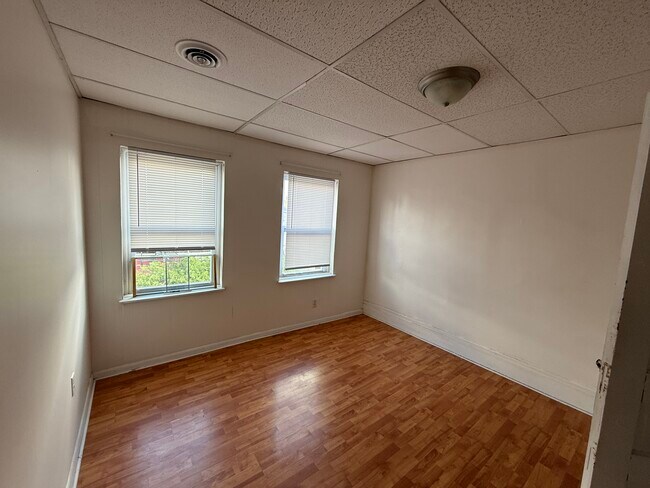 Building Photo - 117 S 22nd St