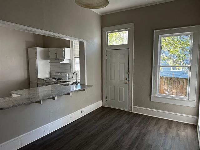 Building Photo - 451 Dalzell St