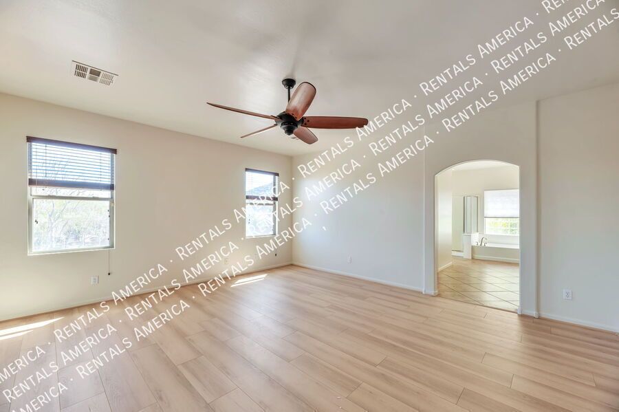 Building Photo - 5433 W Redbird Rd