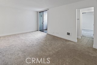 Building Photo - 10982 Roebling Ave