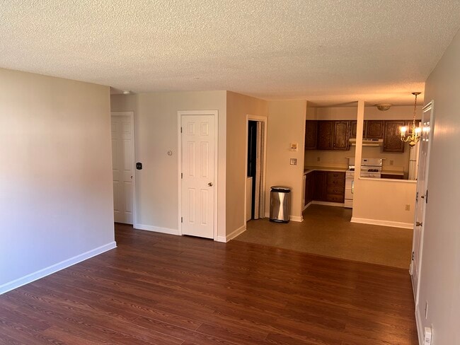 Building Photo - 50 Brookside Dr