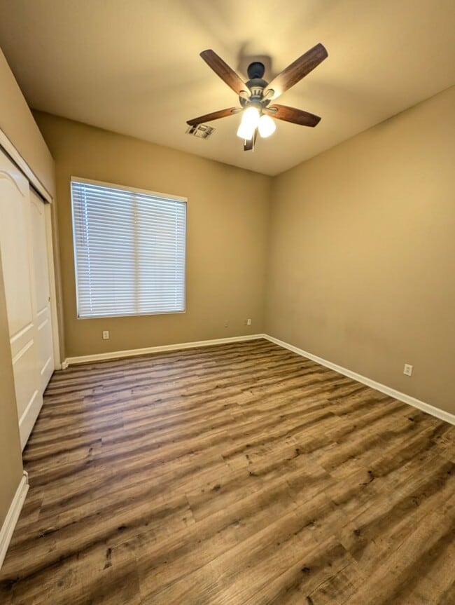 Building Photo - AVAILABLE NOW IN HIGLEY GROVES!!!!
