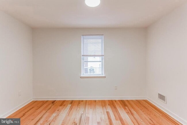 Building Photo - 1642 Olive St