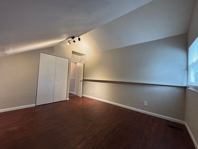 Building Photo - 3 Bedroom 1 Bath  - Single Family Home!