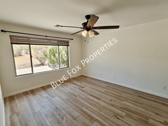 Building Photo - 5440 W Placita De La Promesa