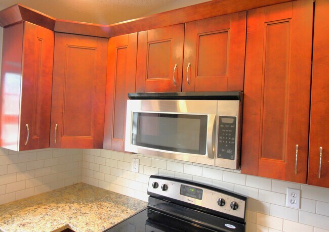 Building Photo - 2900 Olivewood Terrace