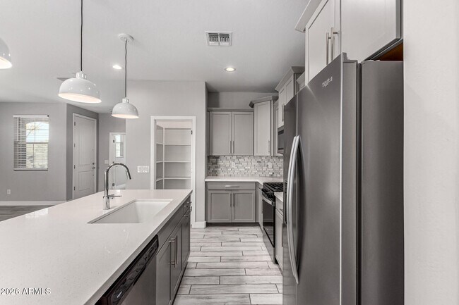 Building Photo - 10954 W Melvin St