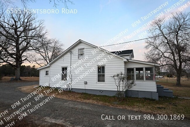 Building Photo - 6565 Huntsboro Rd
