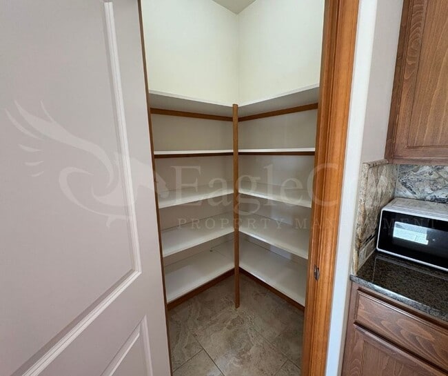 Building Photo - Three Bedroom, Two Bathroom House in Chape...
