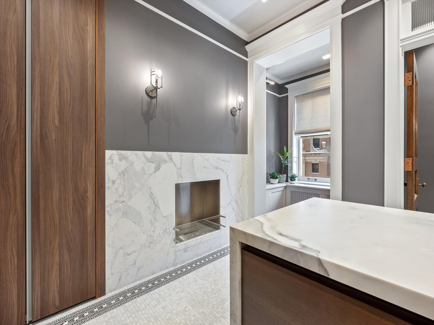 Building Photo - 1210 N Astor St