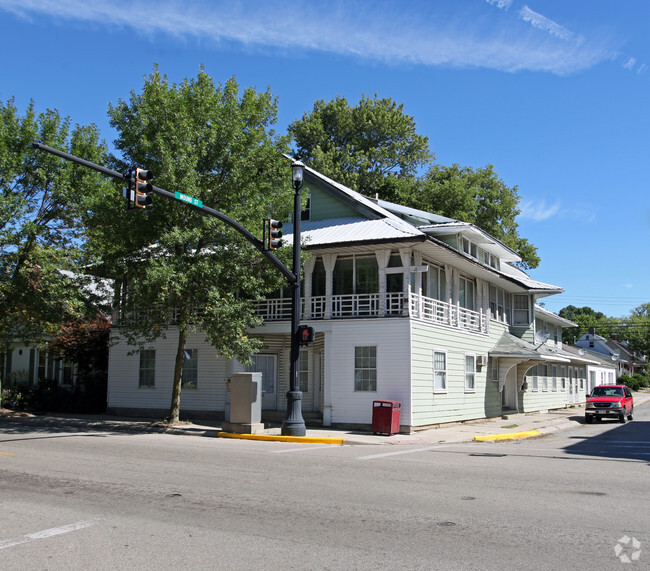 Primary Photo - 66 S Chillicothe St