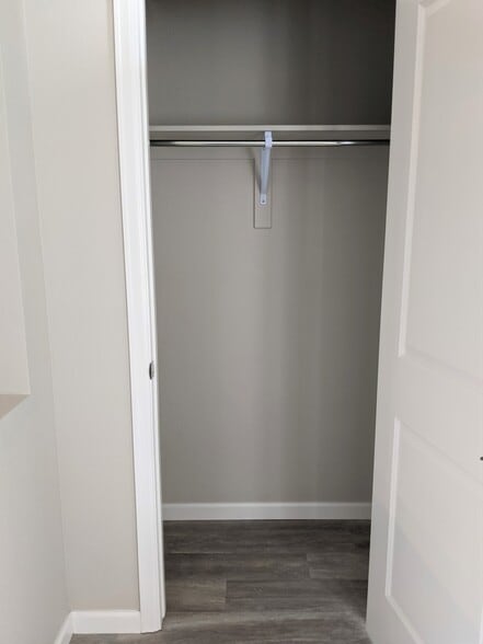 Coak Closet - 14925 E Belleview Dr