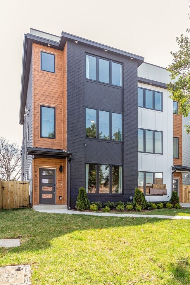 Building Photo - STUNNING Fully Furnished Home Minutes From Downtown Nashville