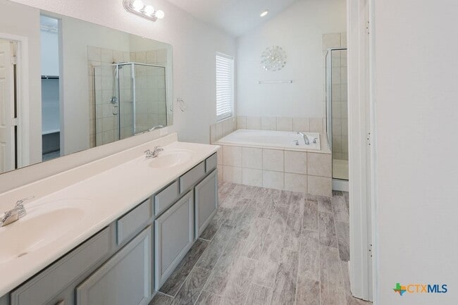 Building Photo - 632 Ridge Meadow Dr