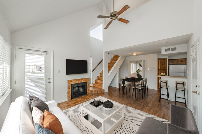 Livingroom - 3113 Sondra Dr