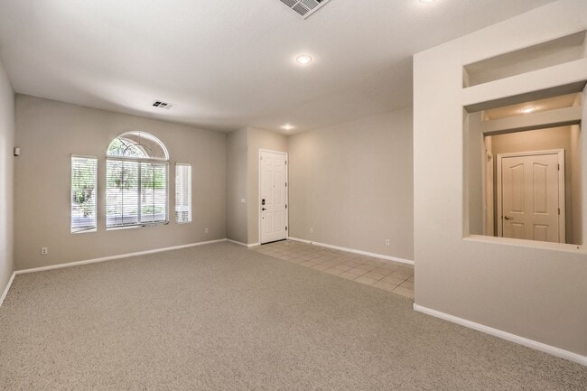 Building Photo - single story / 3 car garage / 3 bedrooms / 3 baths