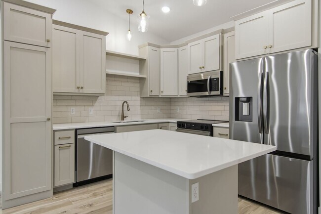 Building Photo - 1717 Whitetail Way