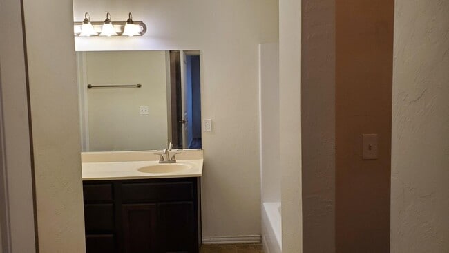 Building Photo - 3621 Scarlet Ln