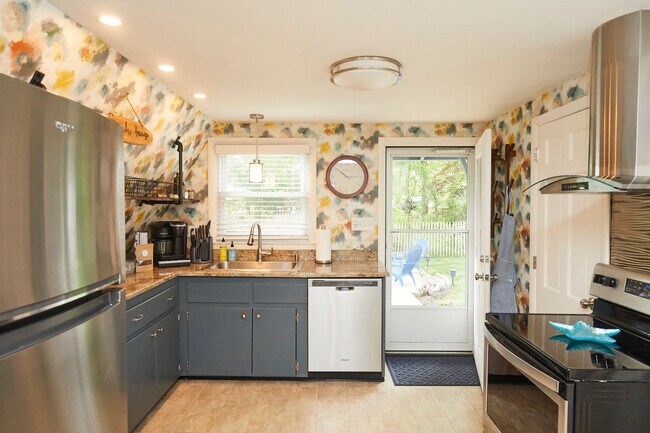 Building Photo - 68 S Edgewood Rd