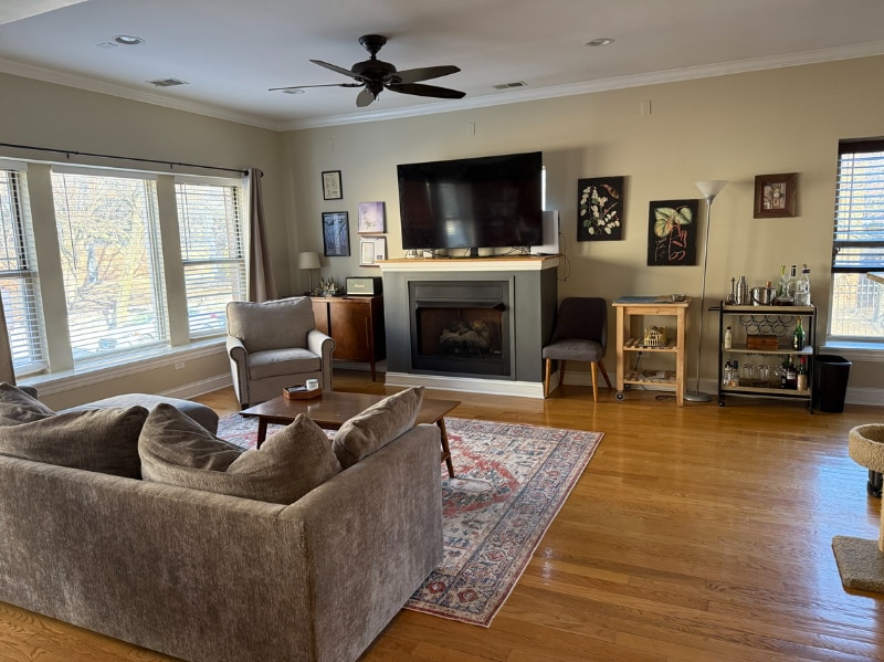 Building Photo - 1215 W Sunnyside Ave