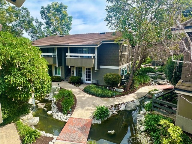 Building Photo - 140 Streamwood