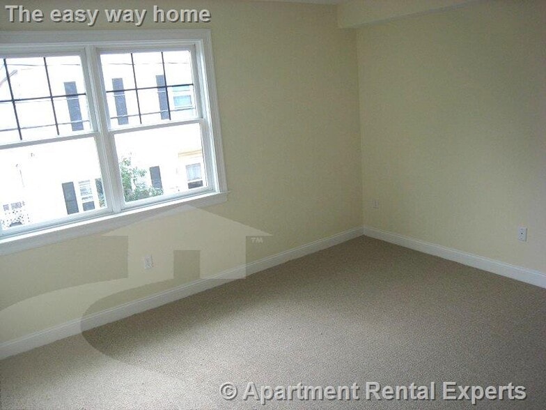 Building Photo - 43-45 Pitman St Unit #201