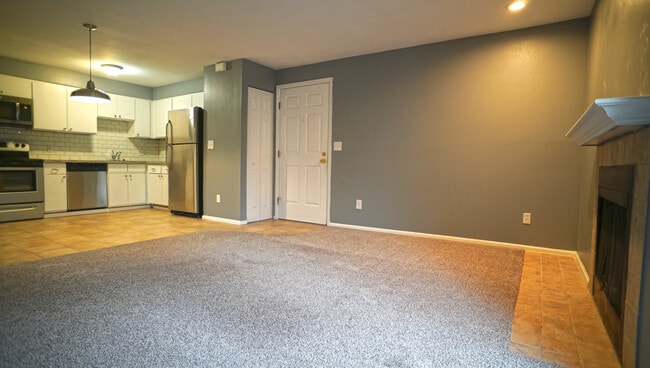 Building Photo - 2575 S Syracuse Way