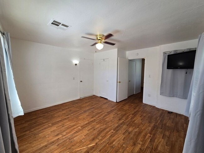 Building Photo - 607 Avenue G