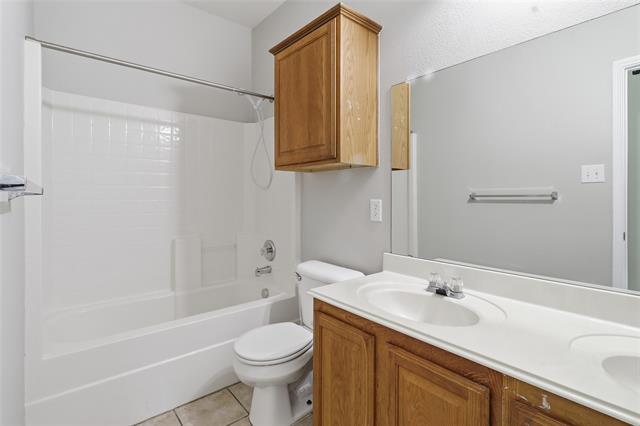 Building Photo - 2313 Dalhart Trail