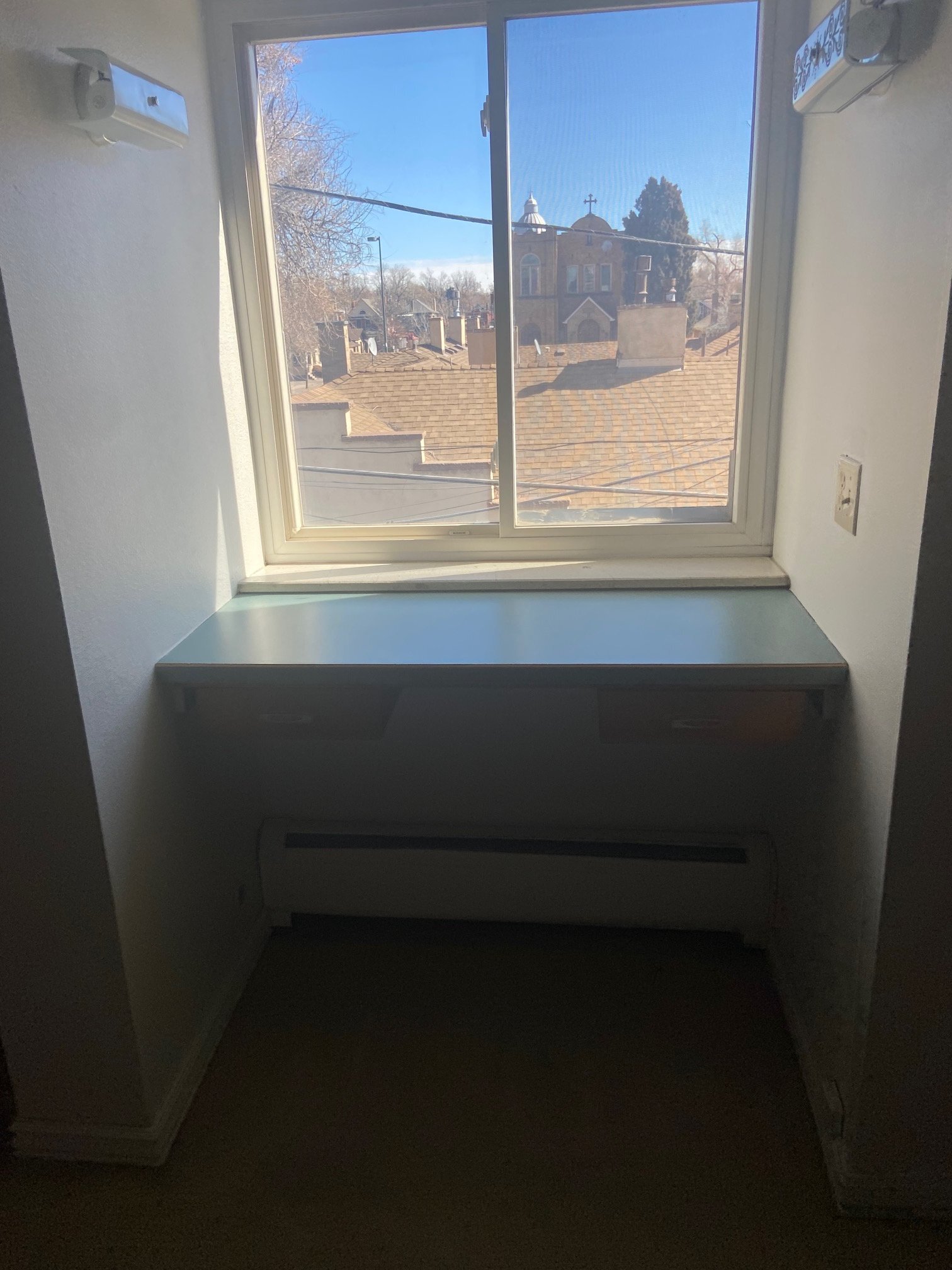 Building Photo - 590 Logan St