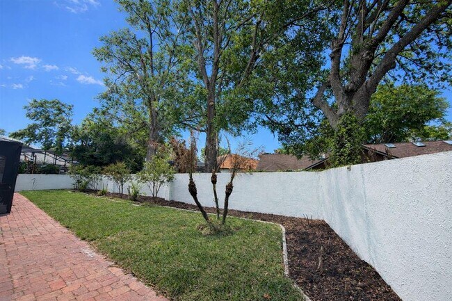 Building Photo - 7705 Apple Tree Cir