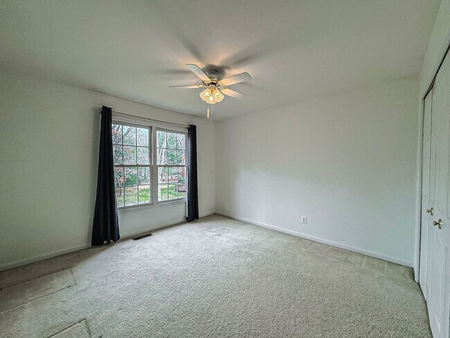 Building Photo - Fantastic 4 Bed 3.5 Bath Colonial Home Sitting On A Large Private Lot In Desired Old Bridges Estates