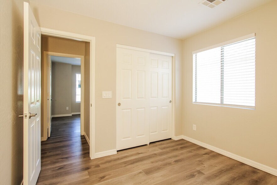 Building Photo - 23257 W Cocopah St