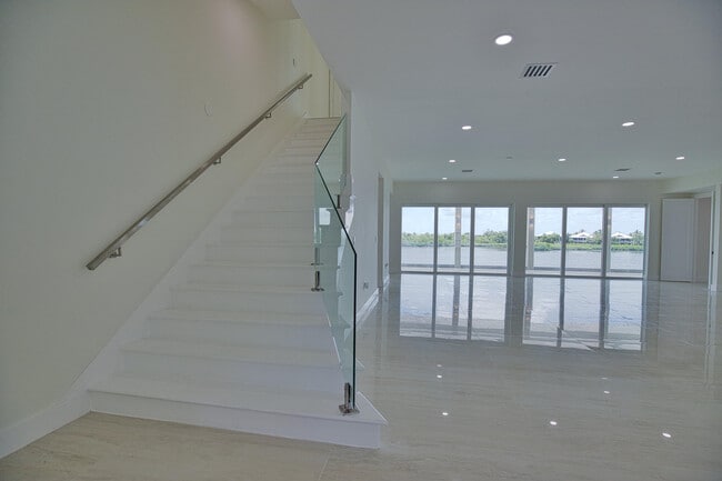 Building Photo - 13064 Via Flavia