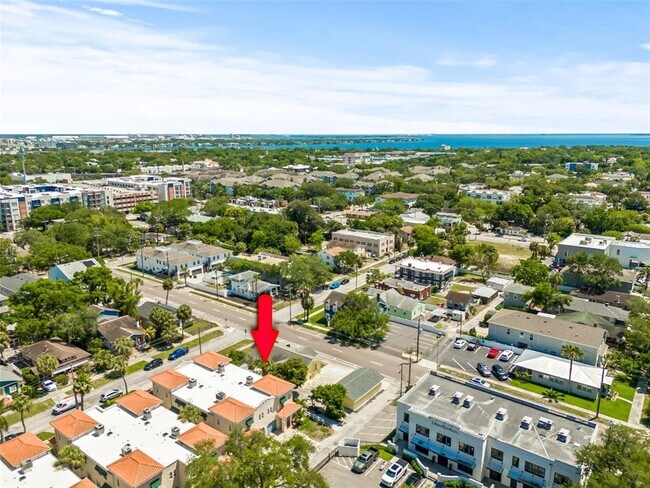 Building Photo - 113 S Melville Ave