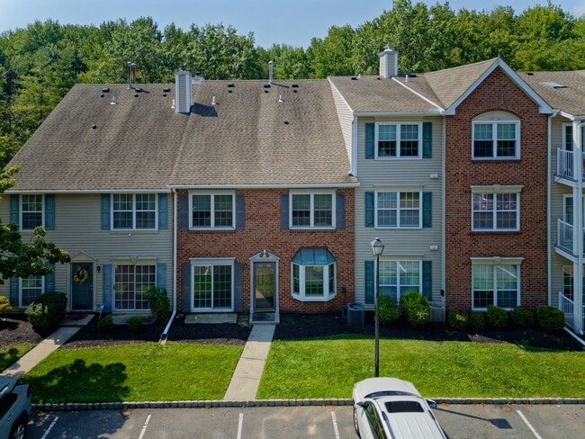 Building Photo - 96 Versailles Ct