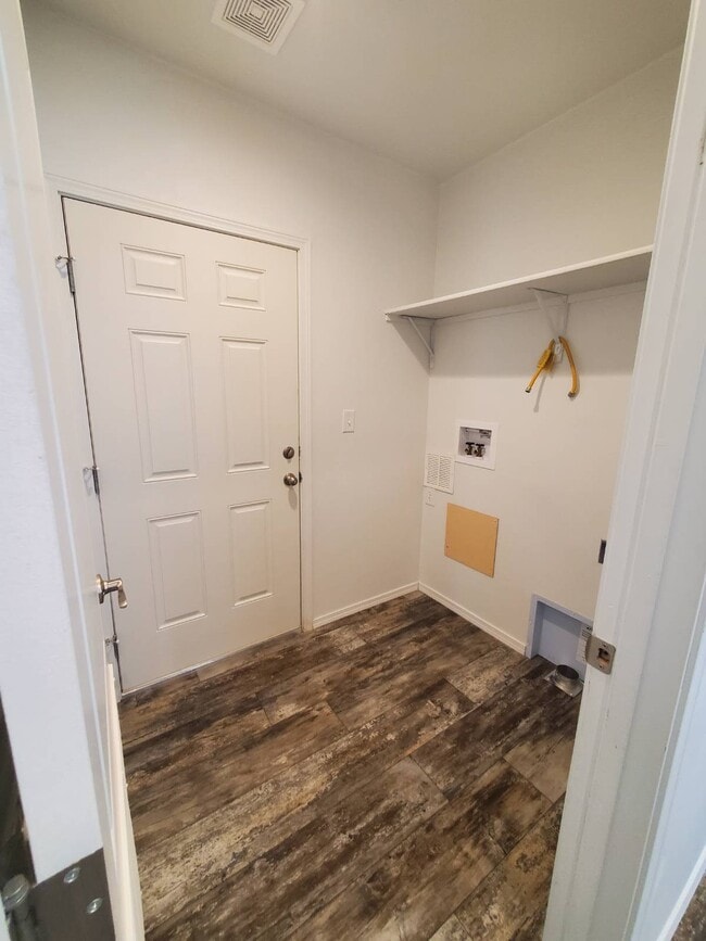 Building Photo - 4100 N Romero Rd