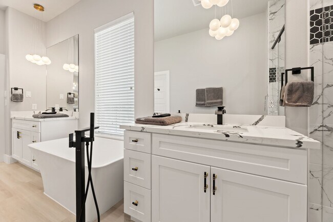 Building Photo - 8521 Brandon St