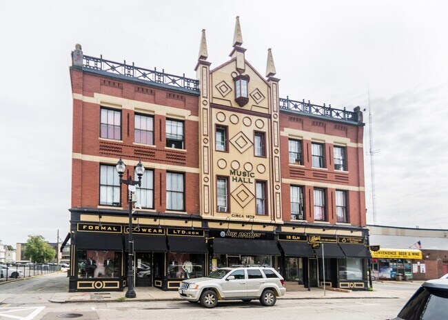 Building Photo - 18 Elm St