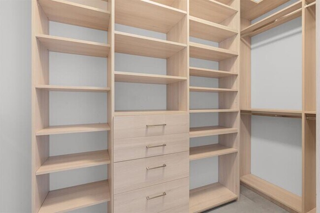 Building Photo - 701 N Fort Lauderdale Beach Blvd